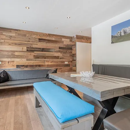 Haus Dienten Steinadler *