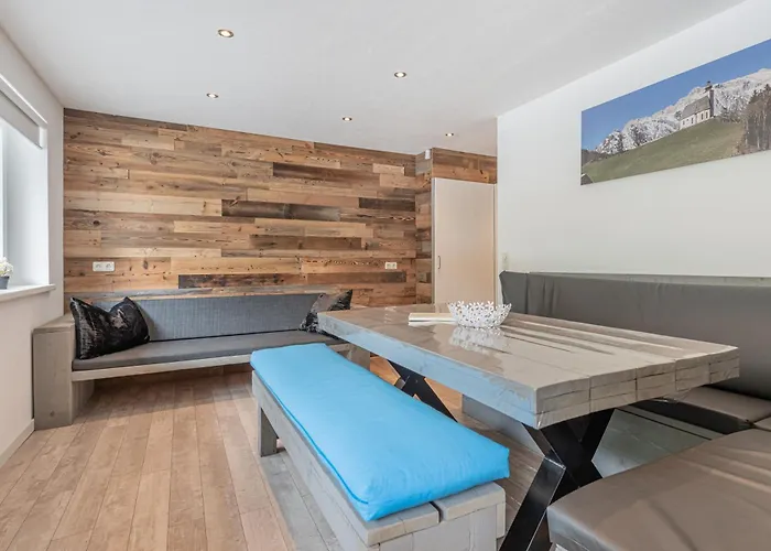 Haus Dienten Steinadler *